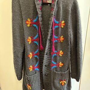 Elegant Gray Cardigan with Floral Embroidery
